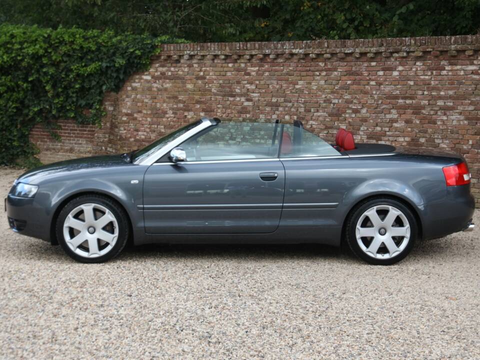 Image 22/50 de Audi S4 (2004)