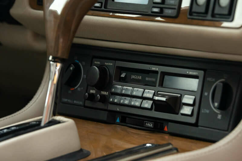 Image 23/50 of Jaguar XJS 6.0 (1993)