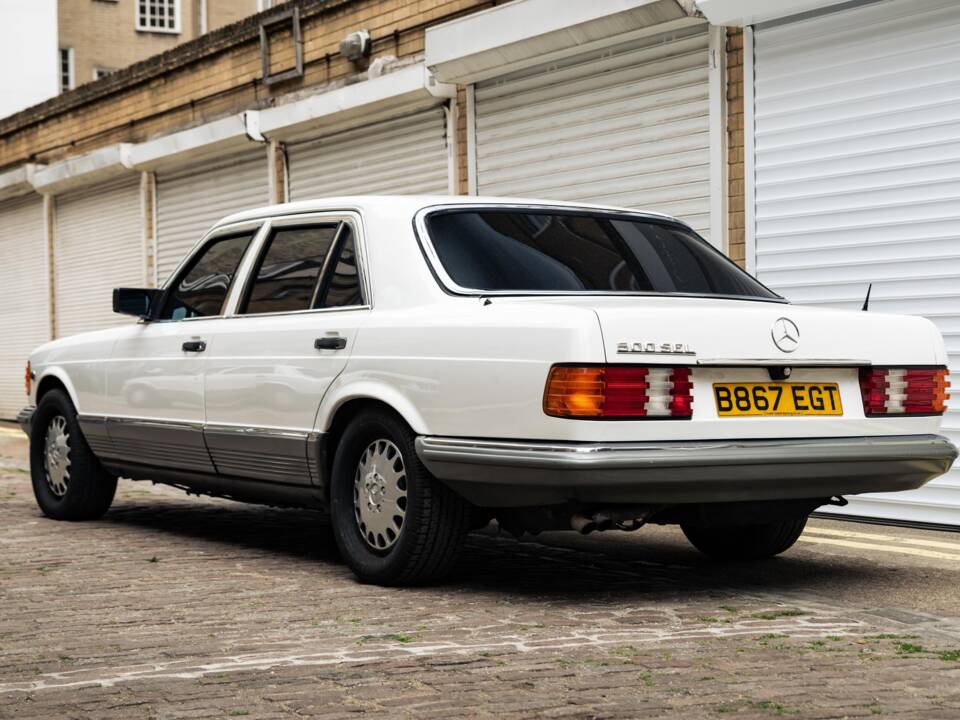 Image 3/50 of Mercedes-Benz 500 SEL (1984)