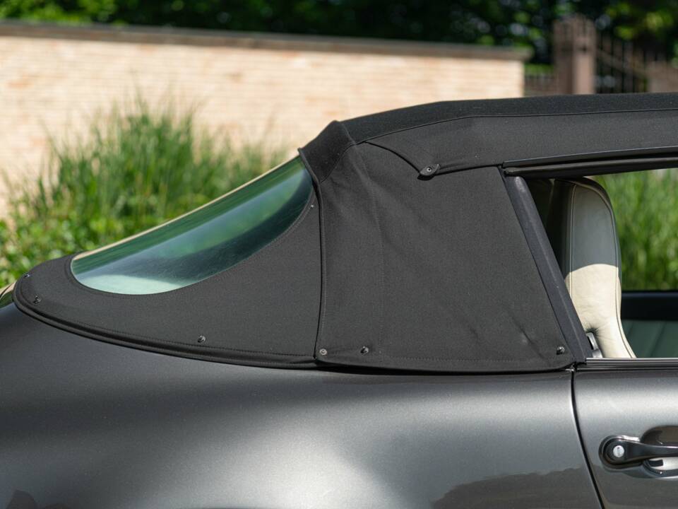 Immagine 27/50 di Porsche 911 Carrera 4 (1990)