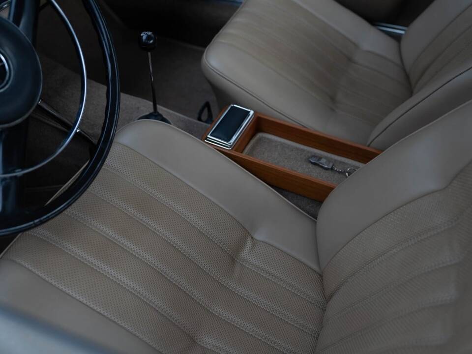 Immagine 56/93 di Mercedes-Benz 230 SL (1965)