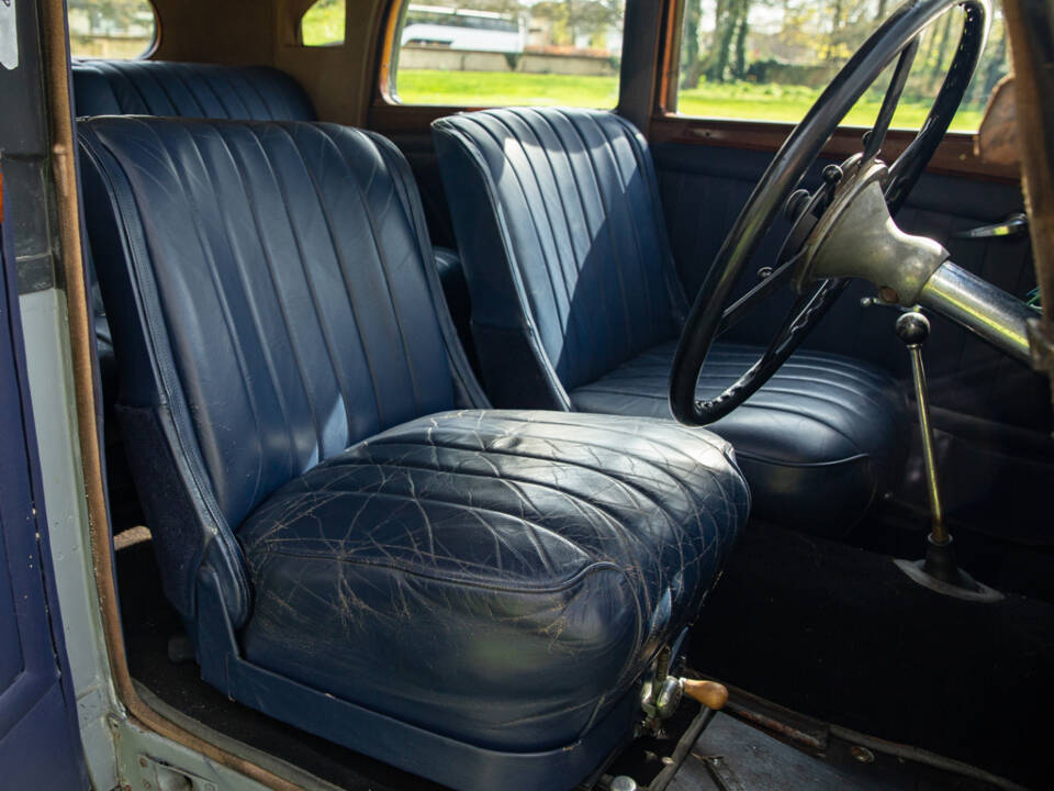 Image 21/44 of Alvis 4.3 Liter Saloon (1938)