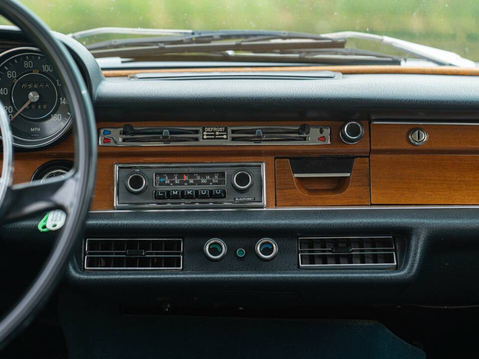 Image 44/50 of Mercedes-Benz 300 SEL 3.5 (1973)