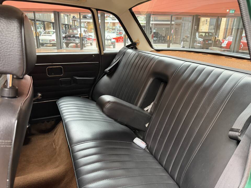 Image 21/44 de Volvo P 144 (1972)