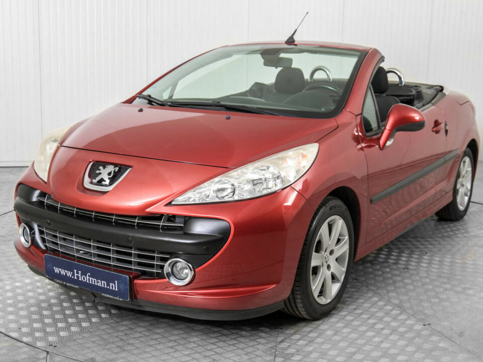 Imagen 18/50 de Peugeot 207 CC 1.6 VTi (2008)