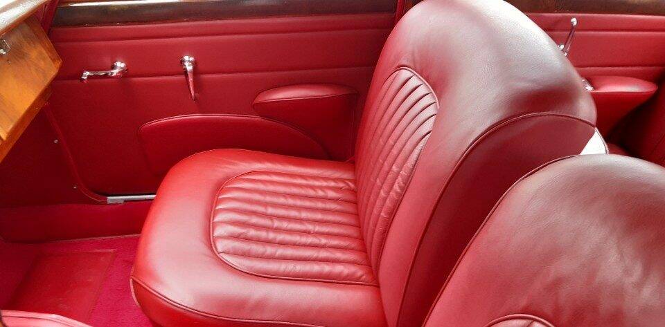 Image 40/49 of Jaguar Mk II 3.8 (1963)