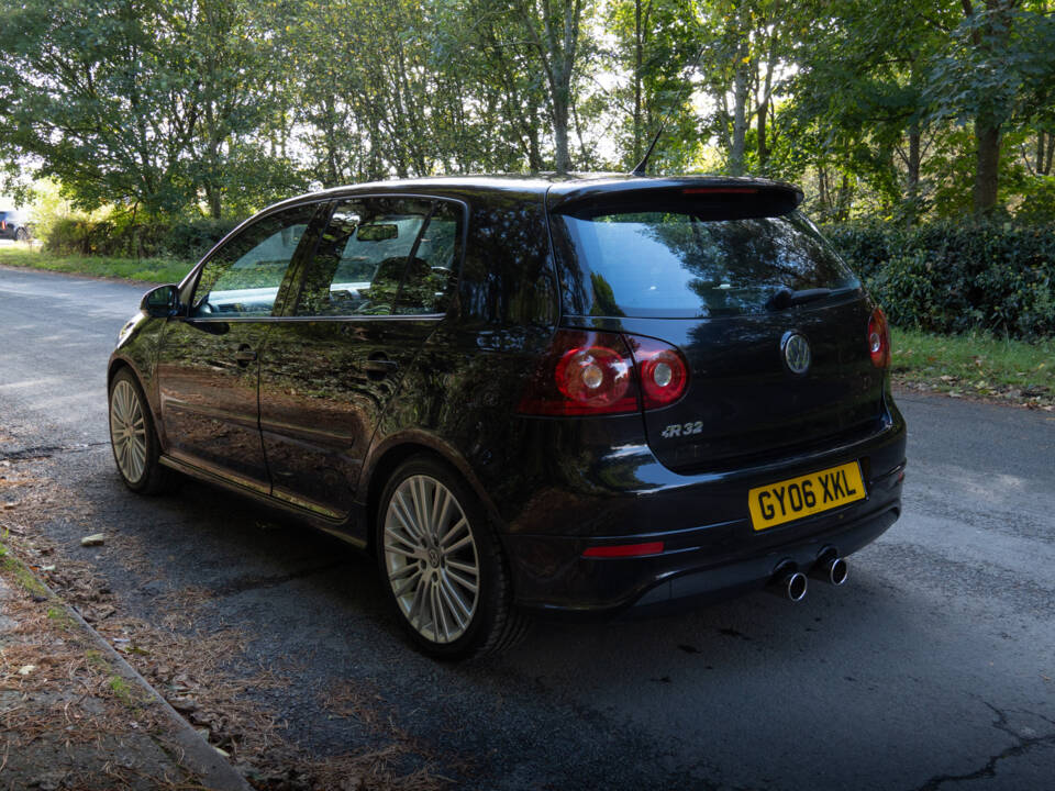 Image 3/18 of Volkswagen Golf V 3.2 R32 (2006)