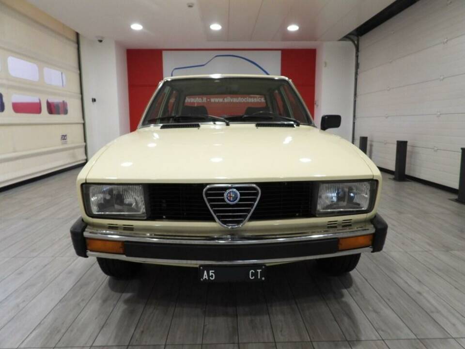 Image 2/15 of Alfa Romeo Alfetta 2.0 (1981)