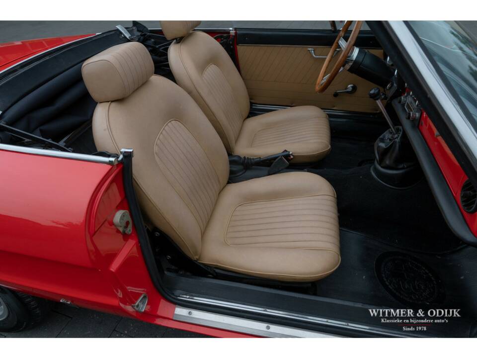 Immagine 6/31 di Alfa Romeo 1600 Spider (1974)
