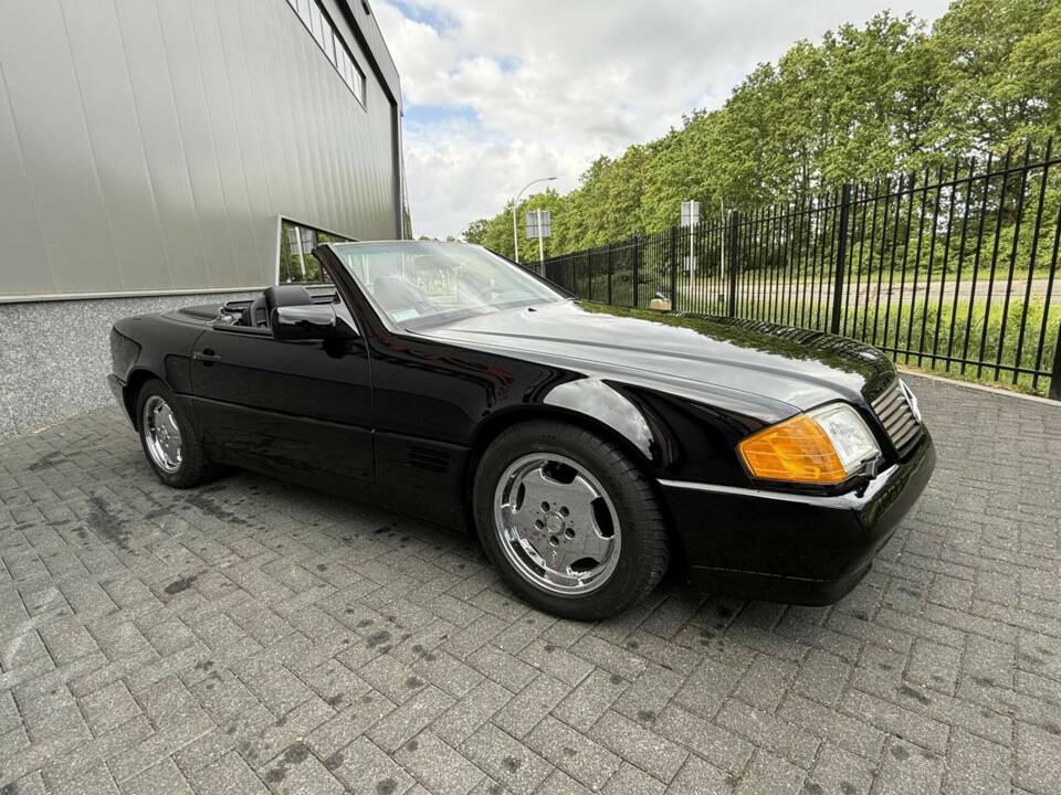 Image 3/50 of Mercedes-Benz 500 SL (1991)