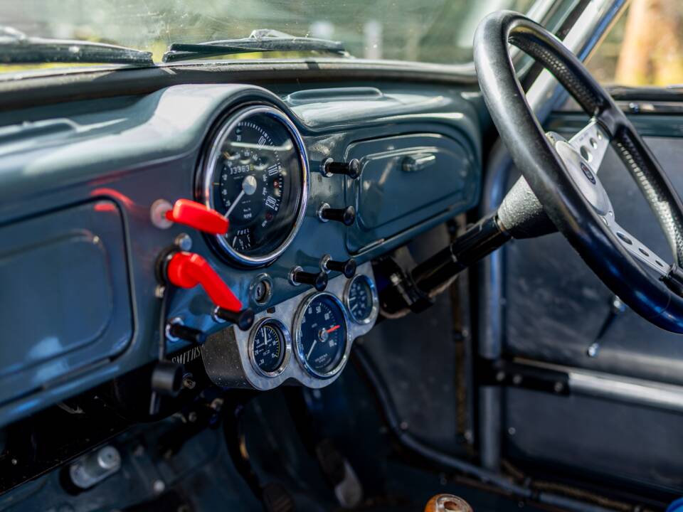Immagine 14/22 di Morris Minor 1000 (1959)