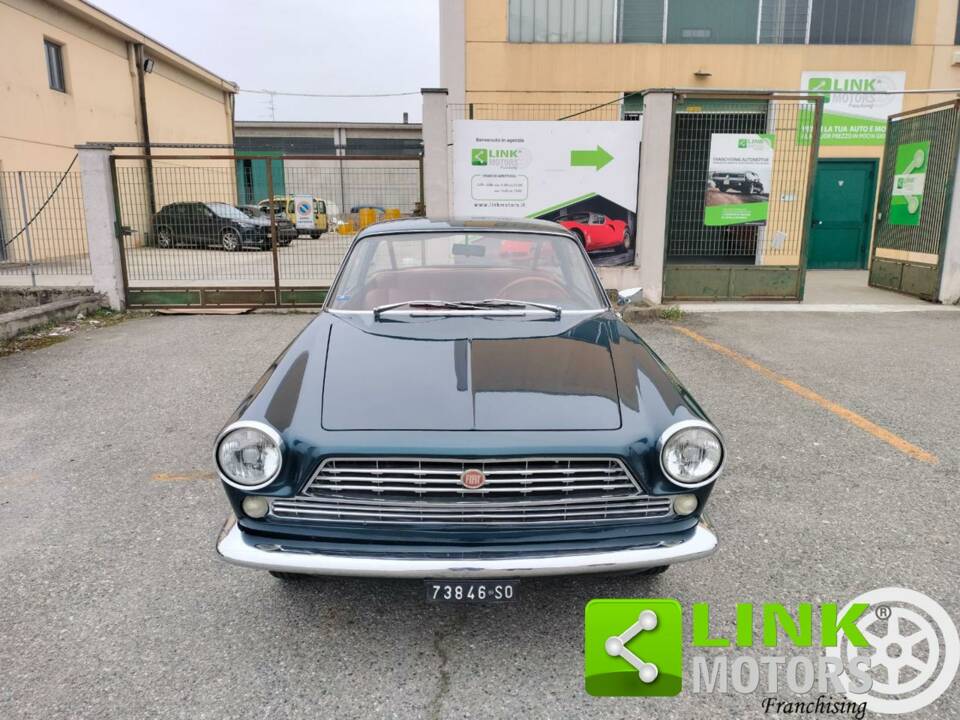 Image 2/10 de FIAT 2300 S Coupé (1966)