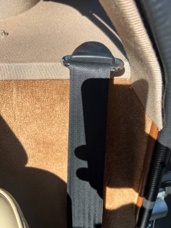 Image 38/114 de Ferrari 308 GTS Quattrovalvole (1985)