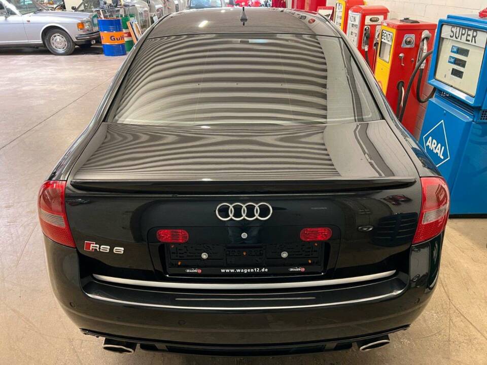 Image 16/17 of Audi RS6 (2004)