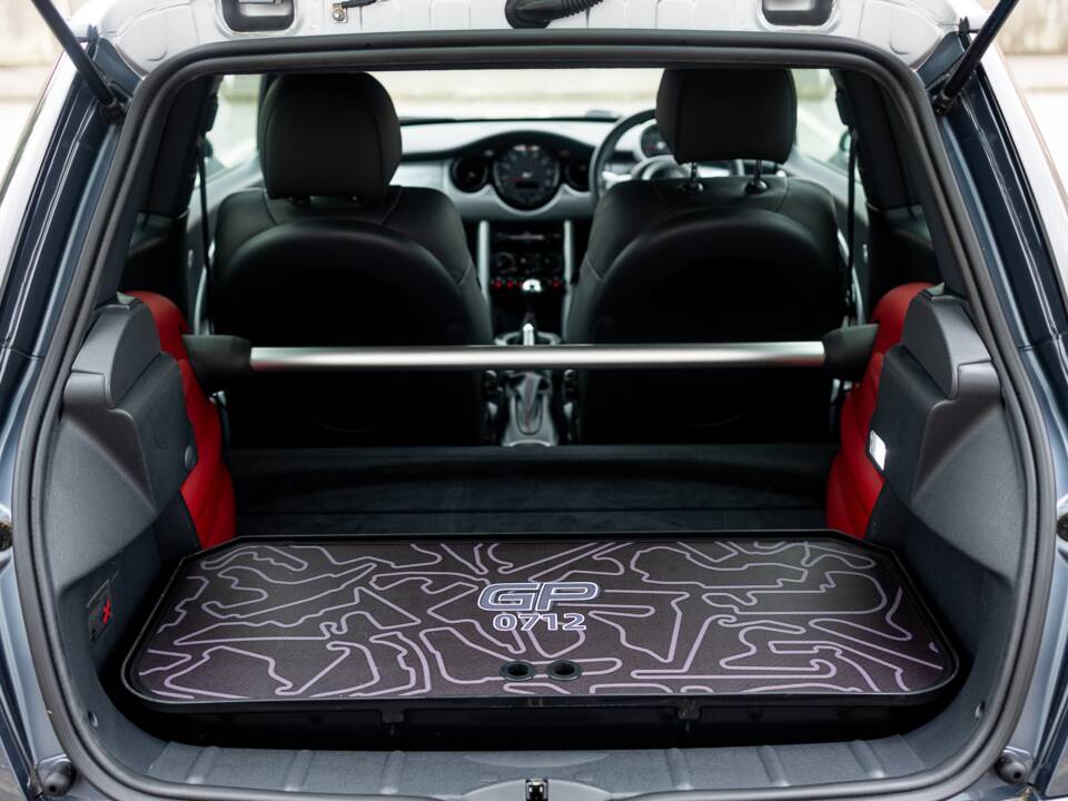 Image 40/50 of Mini Cooper S JCW GP (2006)