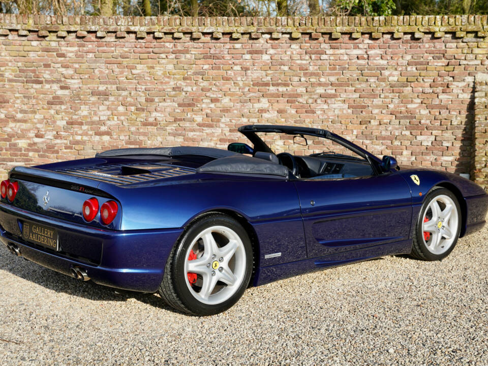 Immagine 33/50 di Ferrari F 355 Spider (2000)