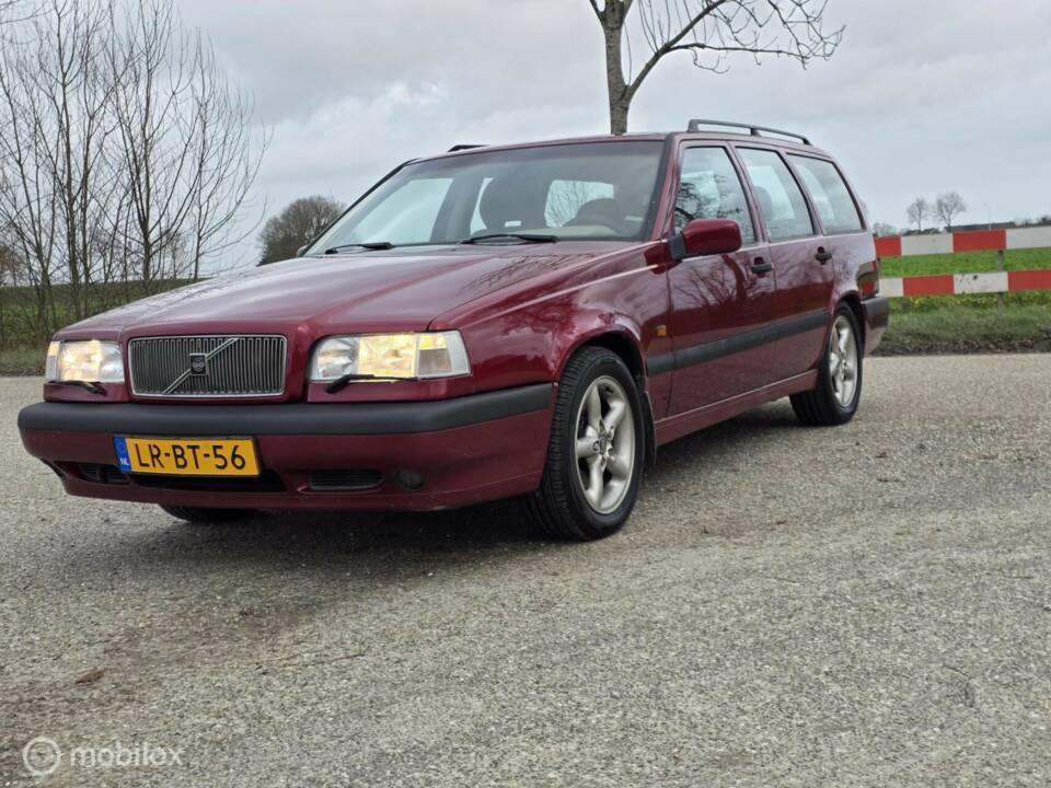 Image 11/38 de Volvo 850 2.5-20V (1995)