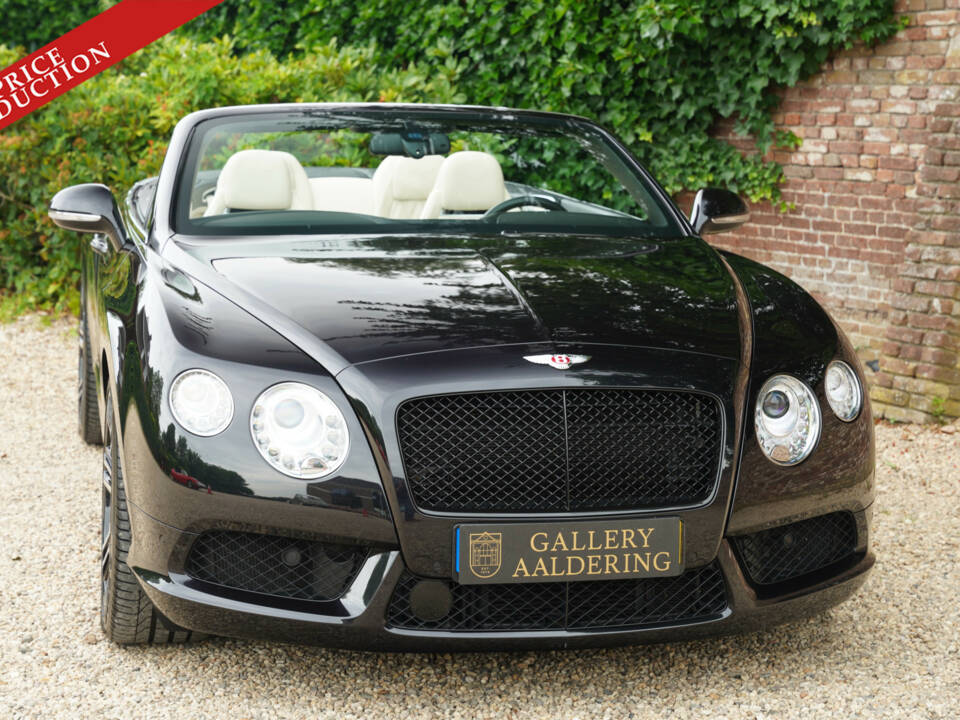 Image 16/50 de Bentley Continental GTC V8 (2014)