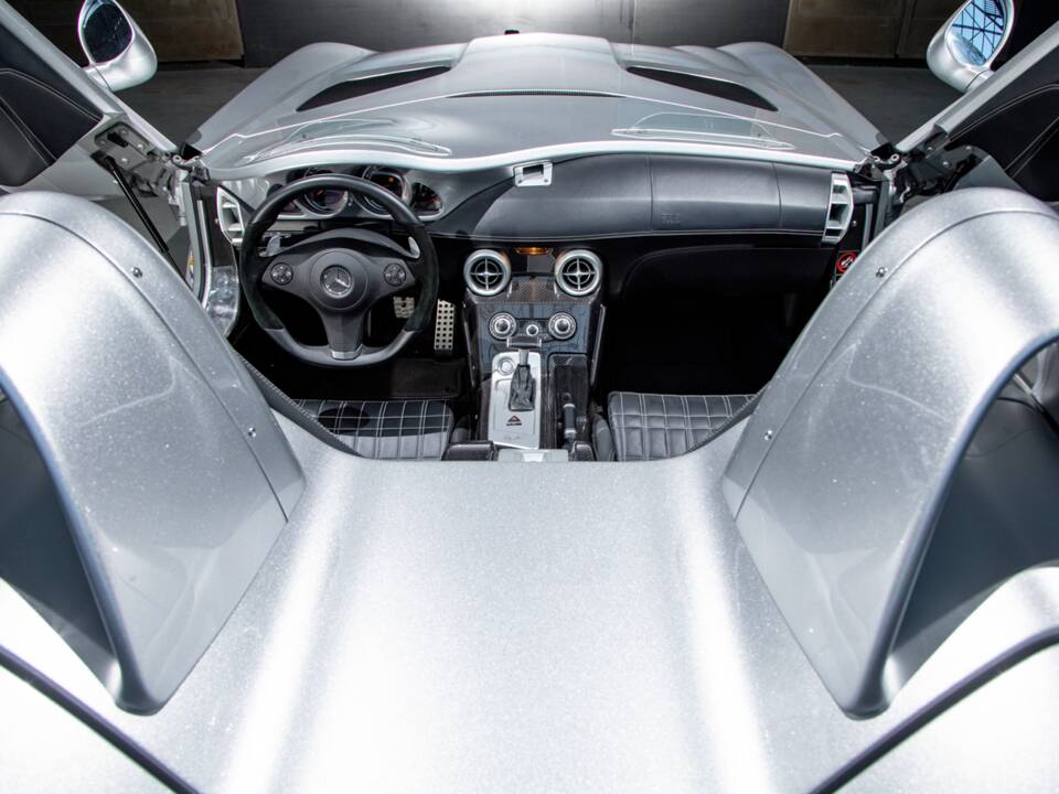 Image 16/28 of Mercedes-Benz SLR McLaren 722 S (2009)