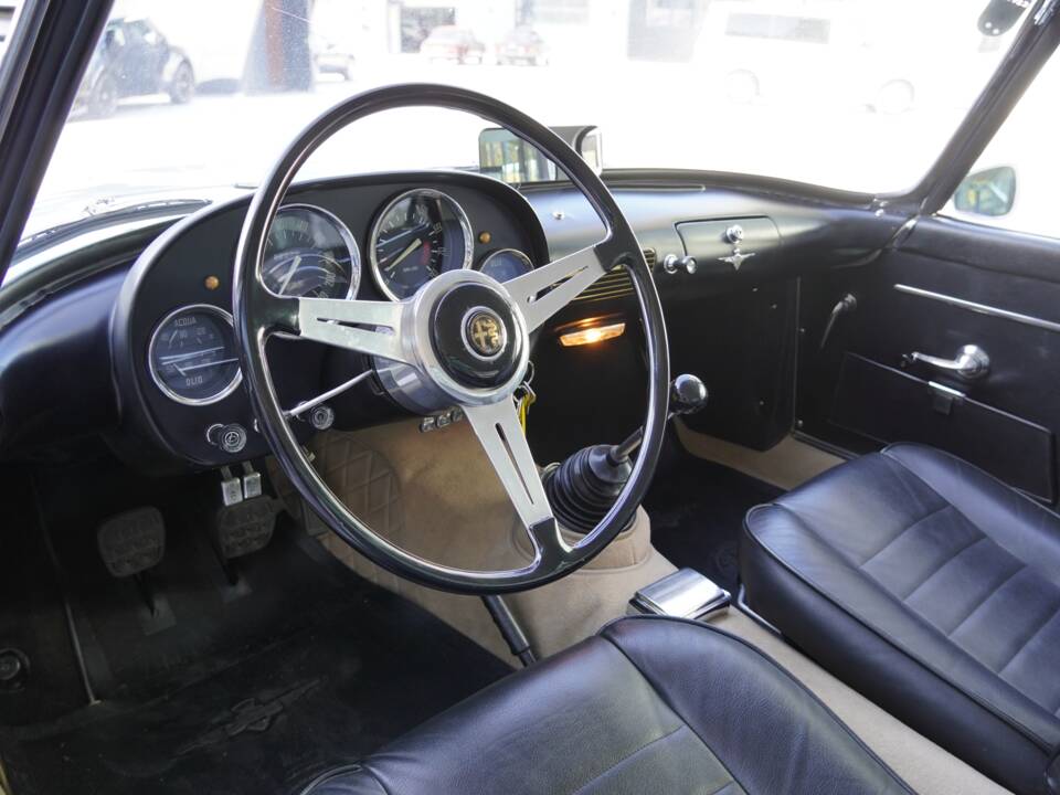 Immagine 16/41 di Alfa Romeo 2000 Spider (1959)