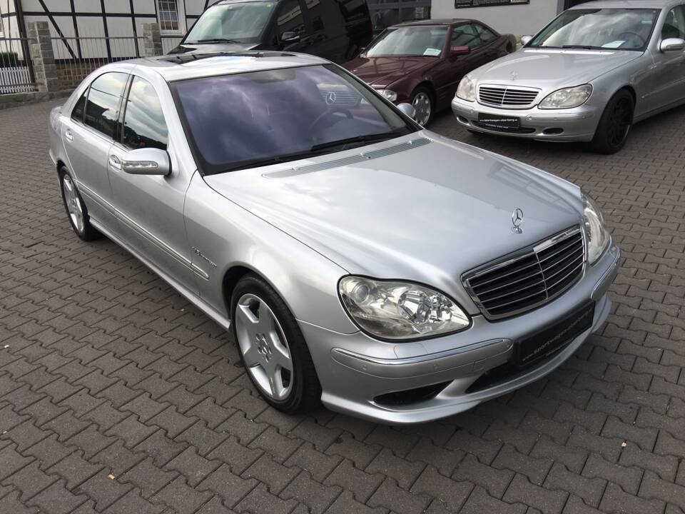 Immagine 19/38 di Mercedes-Benz S 55 AMG (2003)