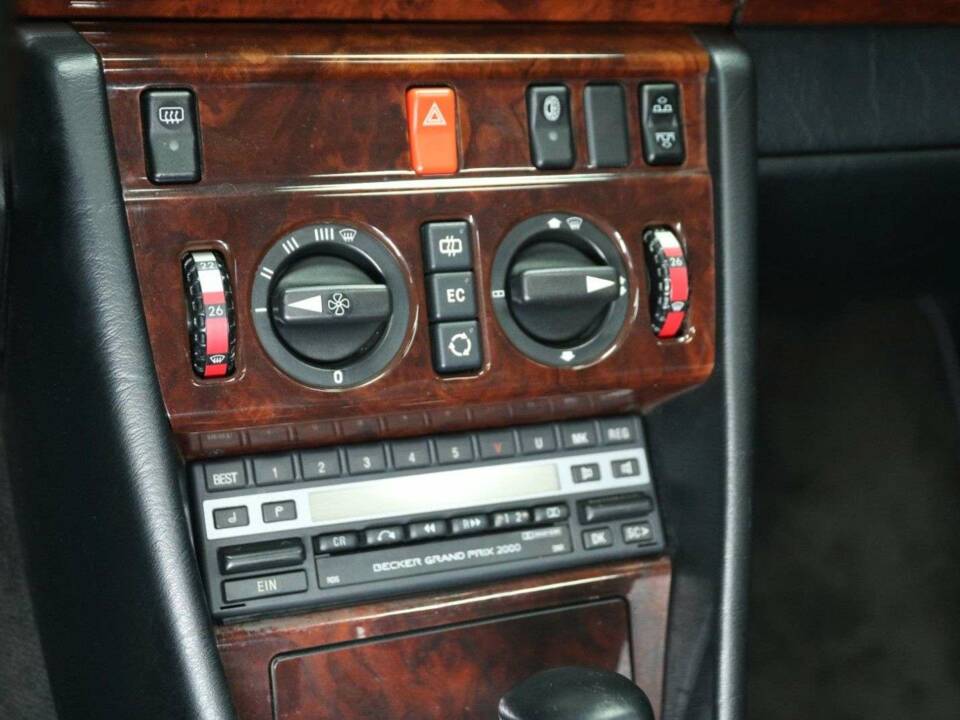 Bild 19/50 von Mercedes-Benz 300 CE-24 3.4 AMG (1993)
