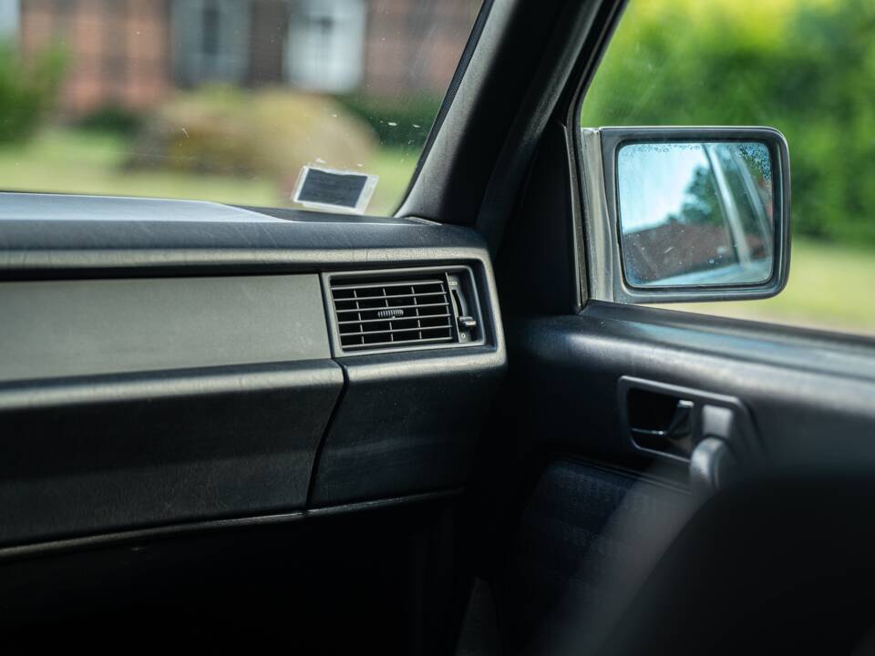 Immagine 31/73 di Mercedes-Benz 190 D 2.5 (1990)