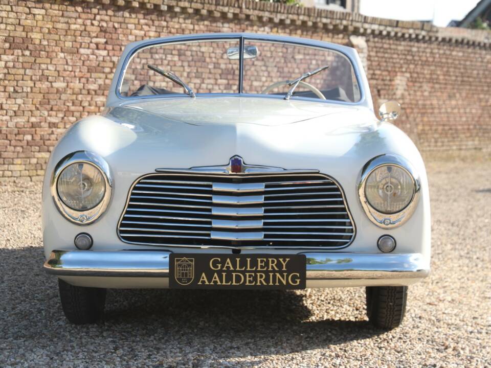 Image 25/50 of SIMCA 8 Sport (1950)