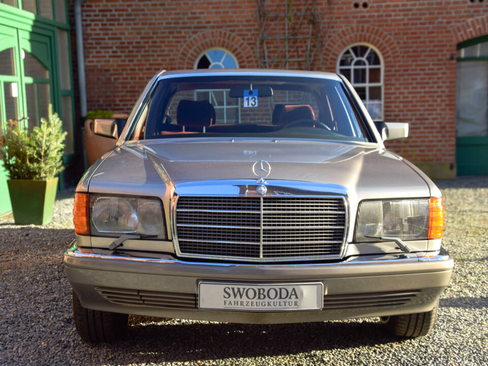 Image 3/9 of Mercedes-Benz 500 SE (1986)