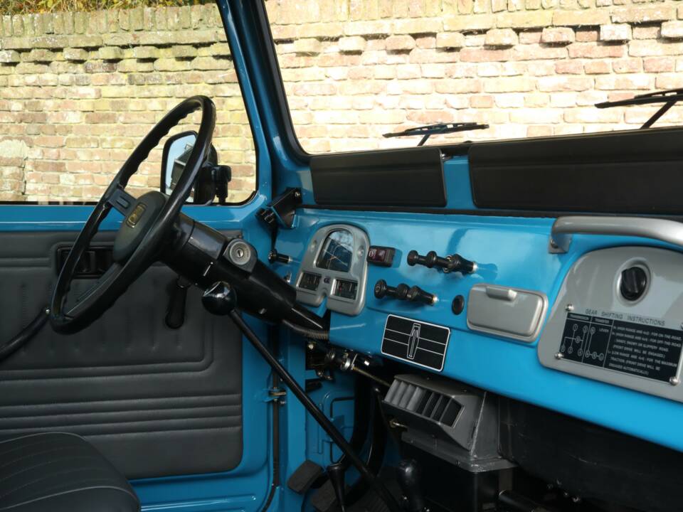 Bild 30/50 von Toyota Land Cruiser BJ 45 (1982)