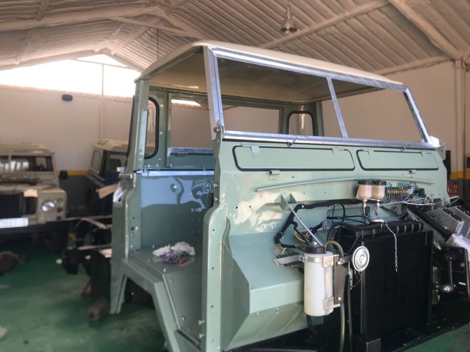 Image 37/39 of Land Rover Forward Control (1975)