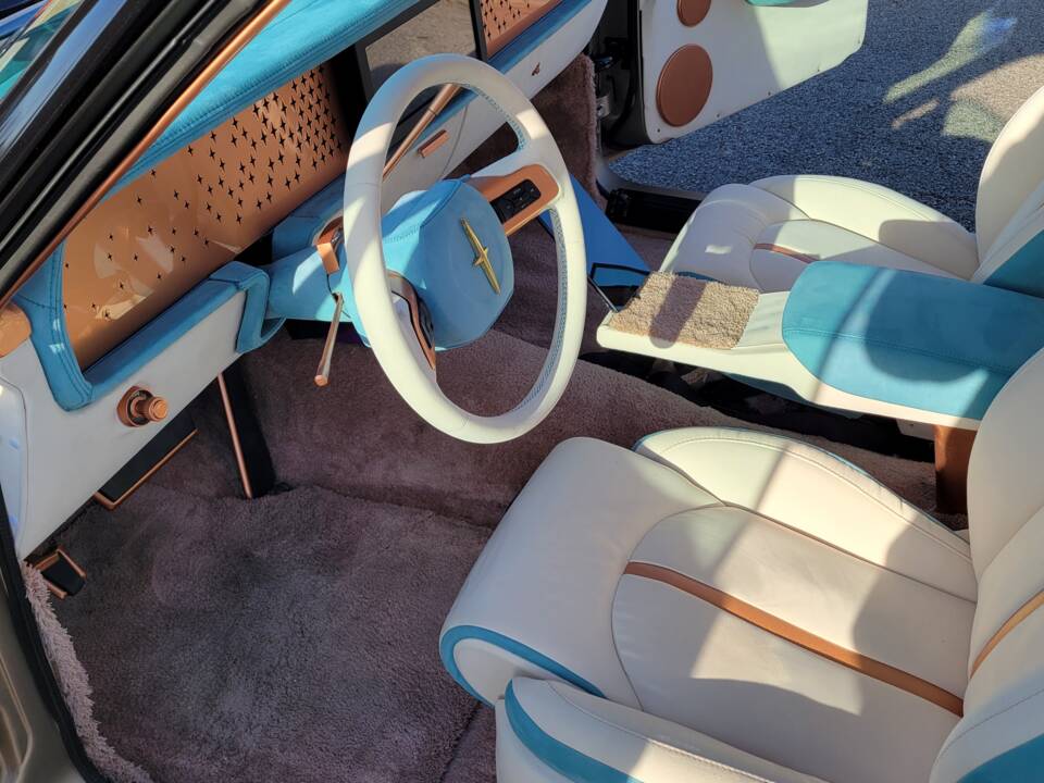 Image 16/18 of Lincoln Continental Sedan (1965)