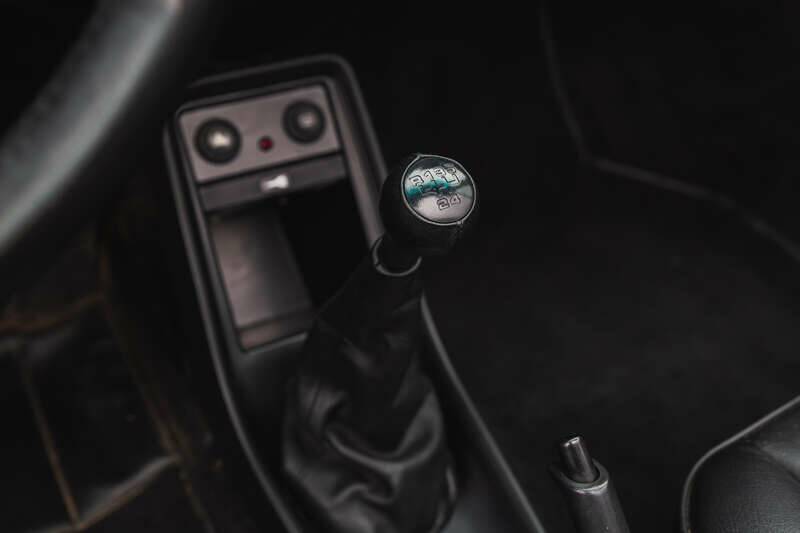 Image 23/50 de Porsche 911 Carrera 3.2 (1989)