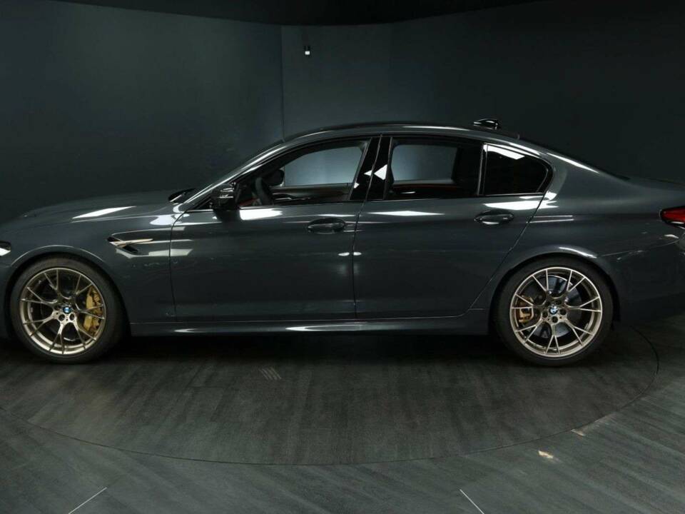 Image 8/50 of BMW M5 xDrive (2022)