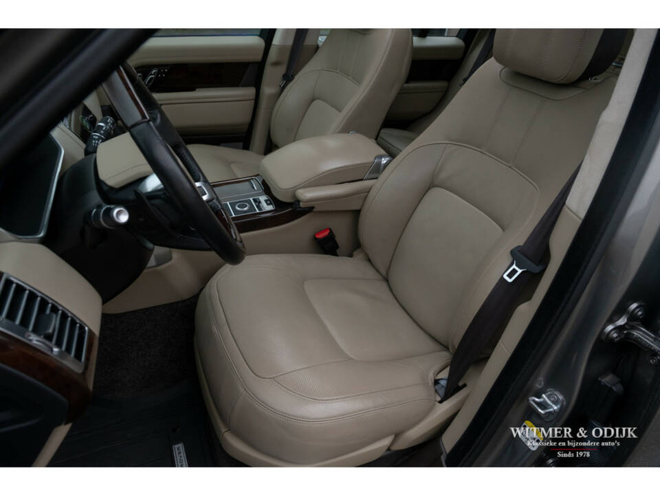 Image 18/43 of Land Rover Range Rover Vogue P400 (2019)