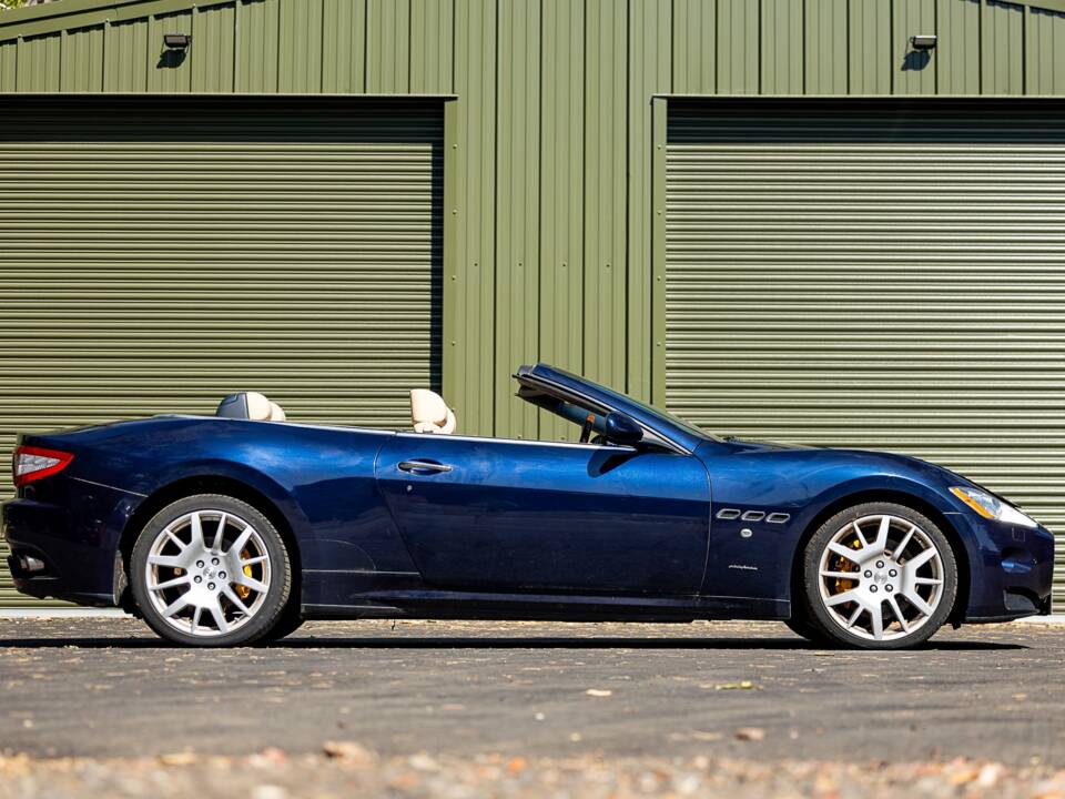 Bild 2/36 von Maserati GranCabrio 4.7 (2010)