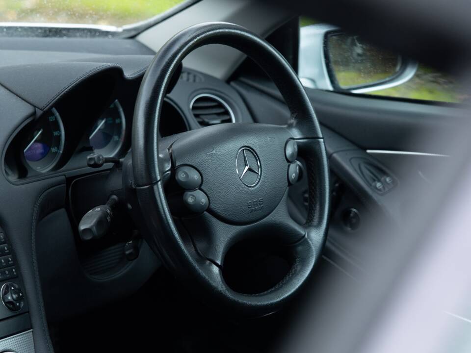 Image 4/41 of Mercedes-Benz SL 350 (2007)