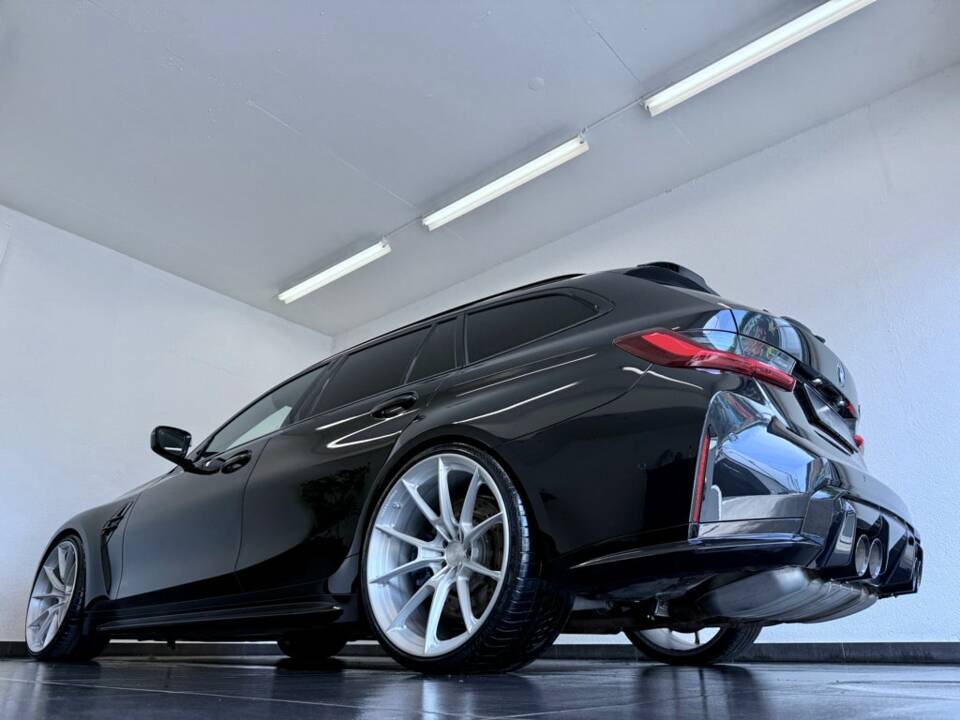 Image 11/34 of BMW M3 Competition Touring xDrive (2025)