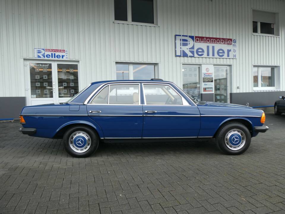 Imagen 7/21 de Mercedes-Benz 200 D (1984)