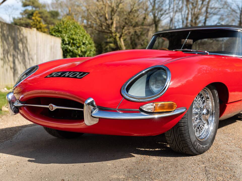 Image 14/44 of Jaguar E-Type 3.8 (1962)