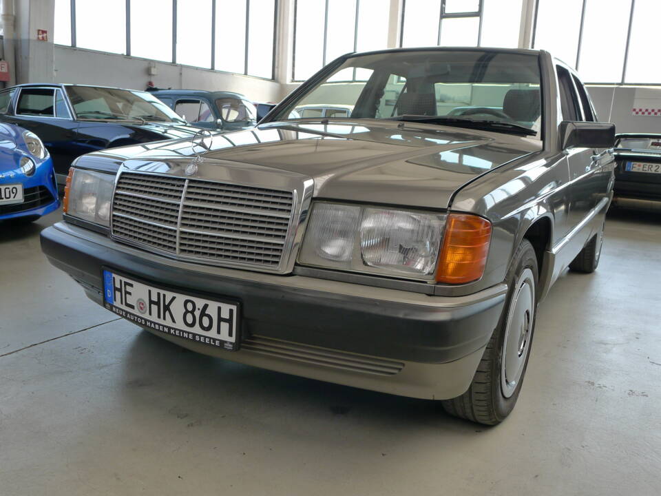 Image 32/34 de Mercedes-Benz 190 E 1.8 (1991)