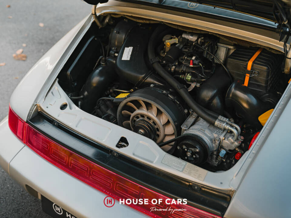 Image 28/51 of Porsche 911 Carrera 2 (1992)