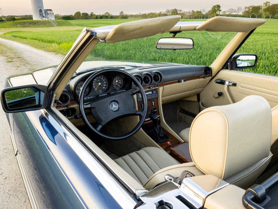 Immagine 29/42 di Mercedes-Benz 300 SL (1986)