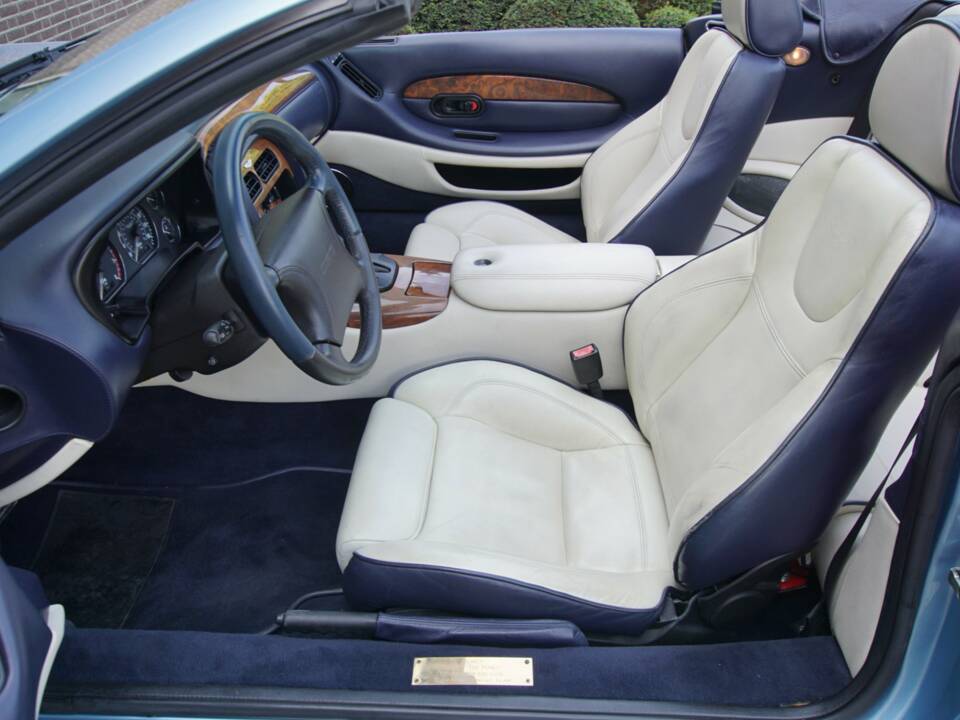 Image 3/50 of Aston Martin DB 7 Vantage Volante (2000)