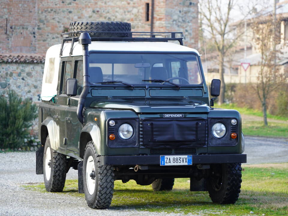 Bild 3/38 von Land Rover Defender 110 (2005)