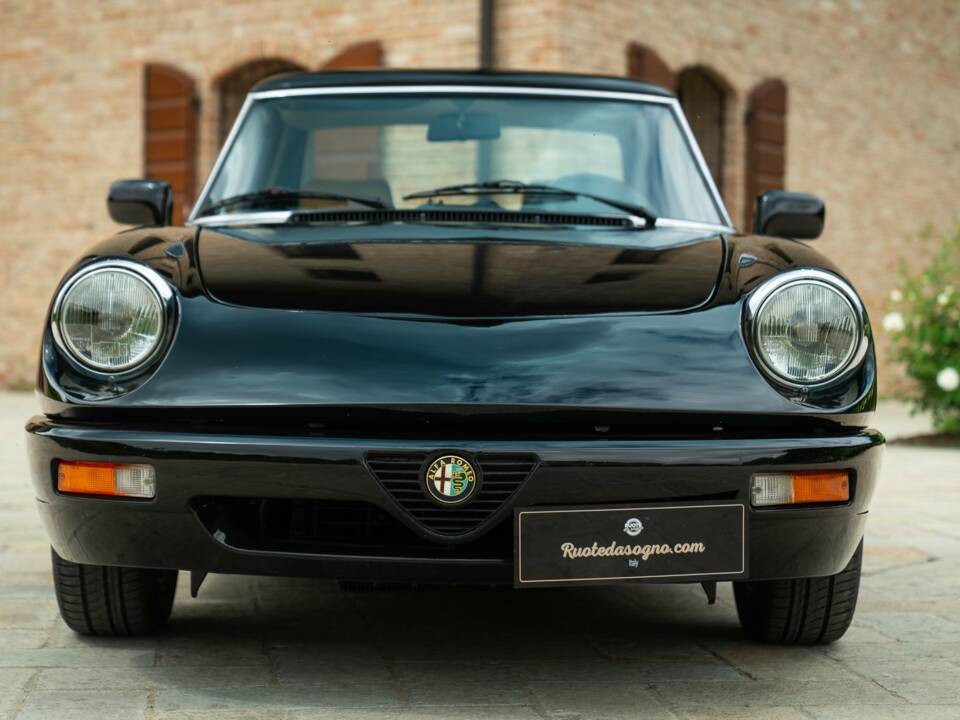 Image 3/50 of Alfa Romeo 2.0 Spider (1991)