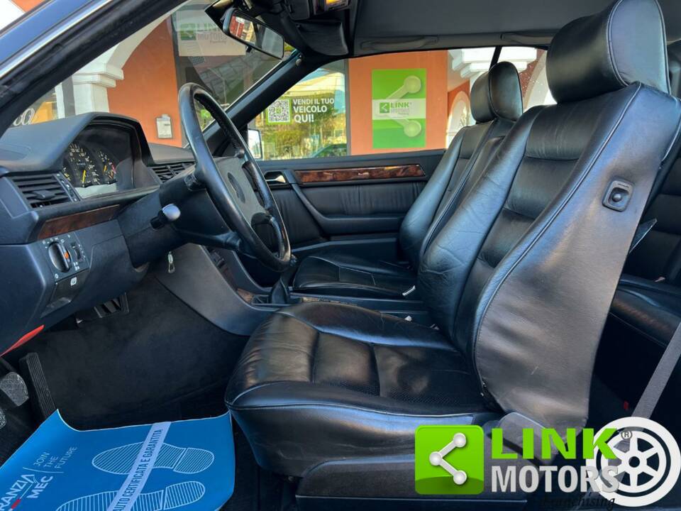 Bild 10/10 von Mercedes-Benz 300 CE (1990)