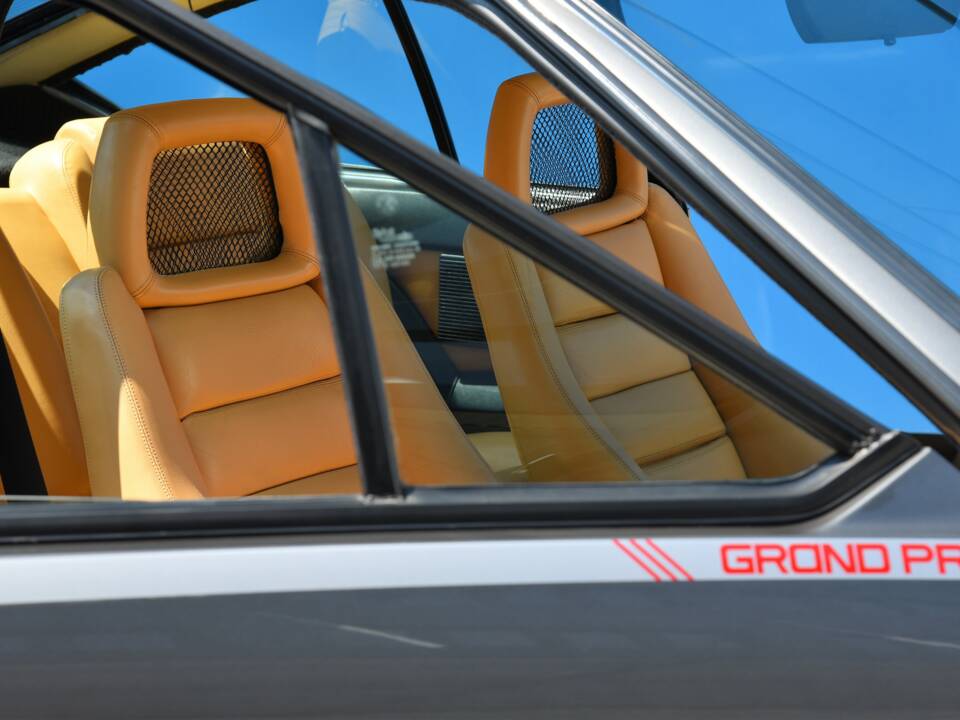 Bild 17/19 von Alfa Romeo GTV 6 2.5 (1986)