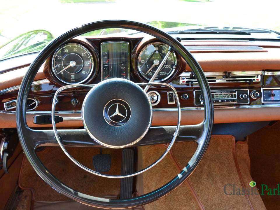 Image 35/50 of Mercedes-Benz 300 SE (1965)