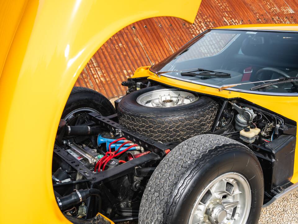 Afbeelding 44/56 van Lamborghini Miura P 400 S (1969)